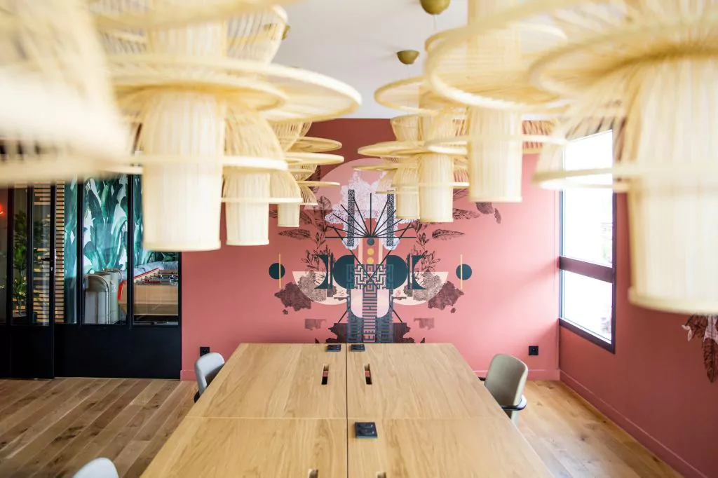 vue d'en haut de la salle de coworking pachamama