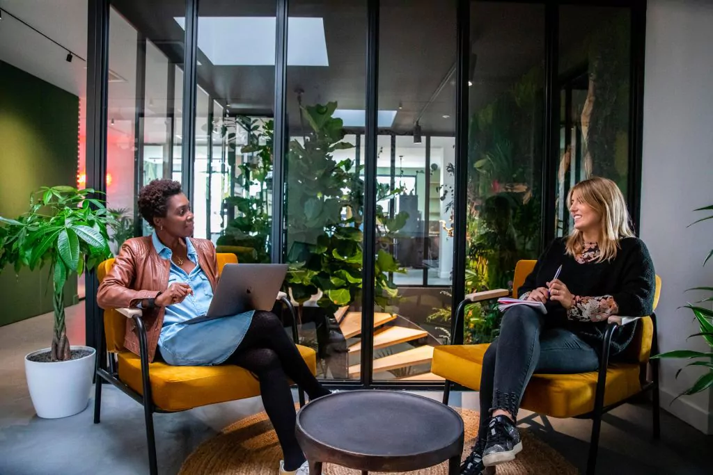 discussion au sein du coworking